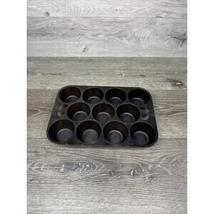 Vintage Unmarked Griswold No. 10 Cast Iron Muffin Pan 11x8” ~Made In USA